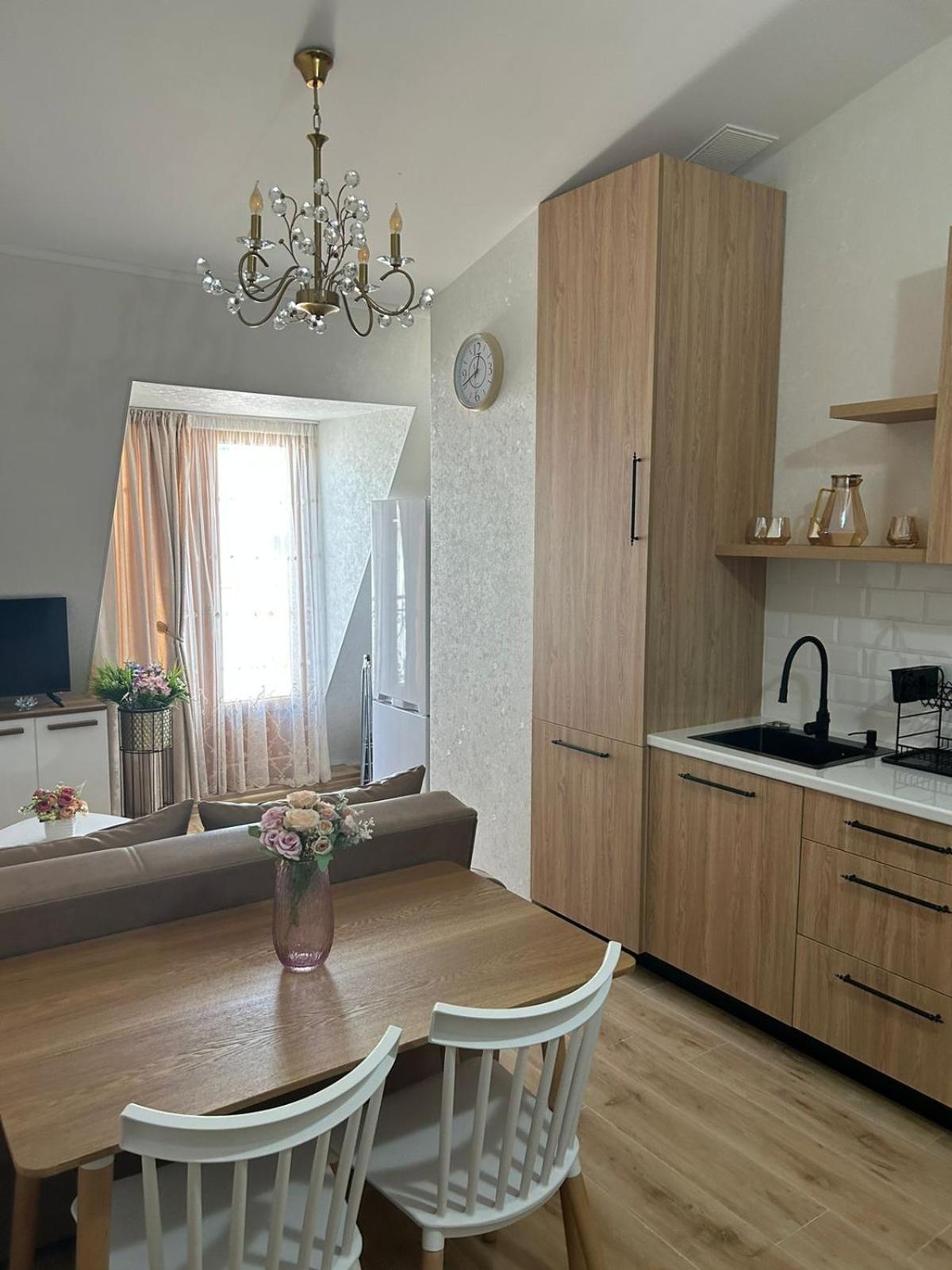 Apartment In Agmashenebeli Тбилиси Экстерьер фото
